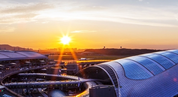 인천국제공항공사는 제2여객터미널 및 전면시설에 대해 녹색건축인증 최우수 등급인 그린1등급을 취득했다고 밝혔다. (사진=인천국제공항공사)