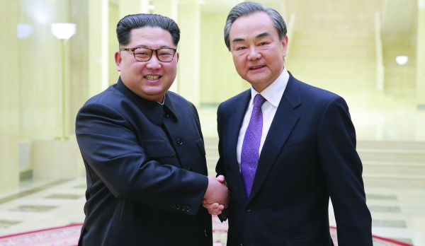 북한 김정은이 5월 3일 왕이(王毅) 중국 외교 담당 국무위원 겸외교부장을 만나 담화했다고 조선중앙통신이 4일 보도했다./ 연합