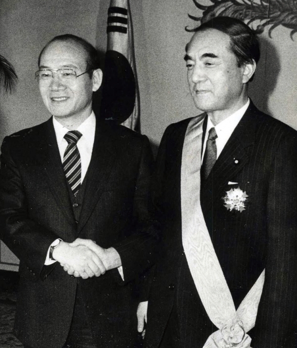 1983년 한일 정상회담 당시 전두환 대통령과 나카소네 총리.