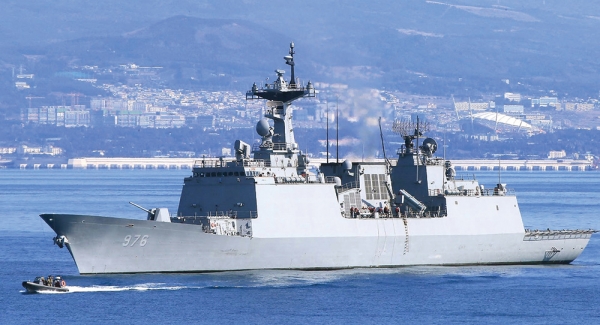 지난 7월 아덴만에서 작전중이던 해군 청해부대 34진 문무대왕함에서 장병들이 코로나에 집단 감염되어 급히 귀국했다./해군